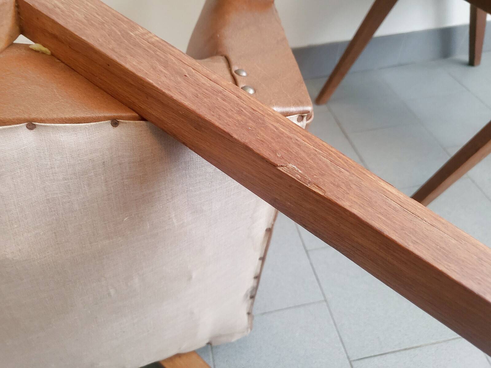 PAIR OF VINTAGE 1950 BRIDGE ARMCHAIRS WITH COMPASS LEGS IN OAK & SIMILAR LEATHER HAV