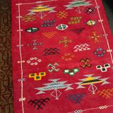Moroccan red wool rug – Bohemian decoration for small spaces
