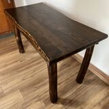 Table brutaliste