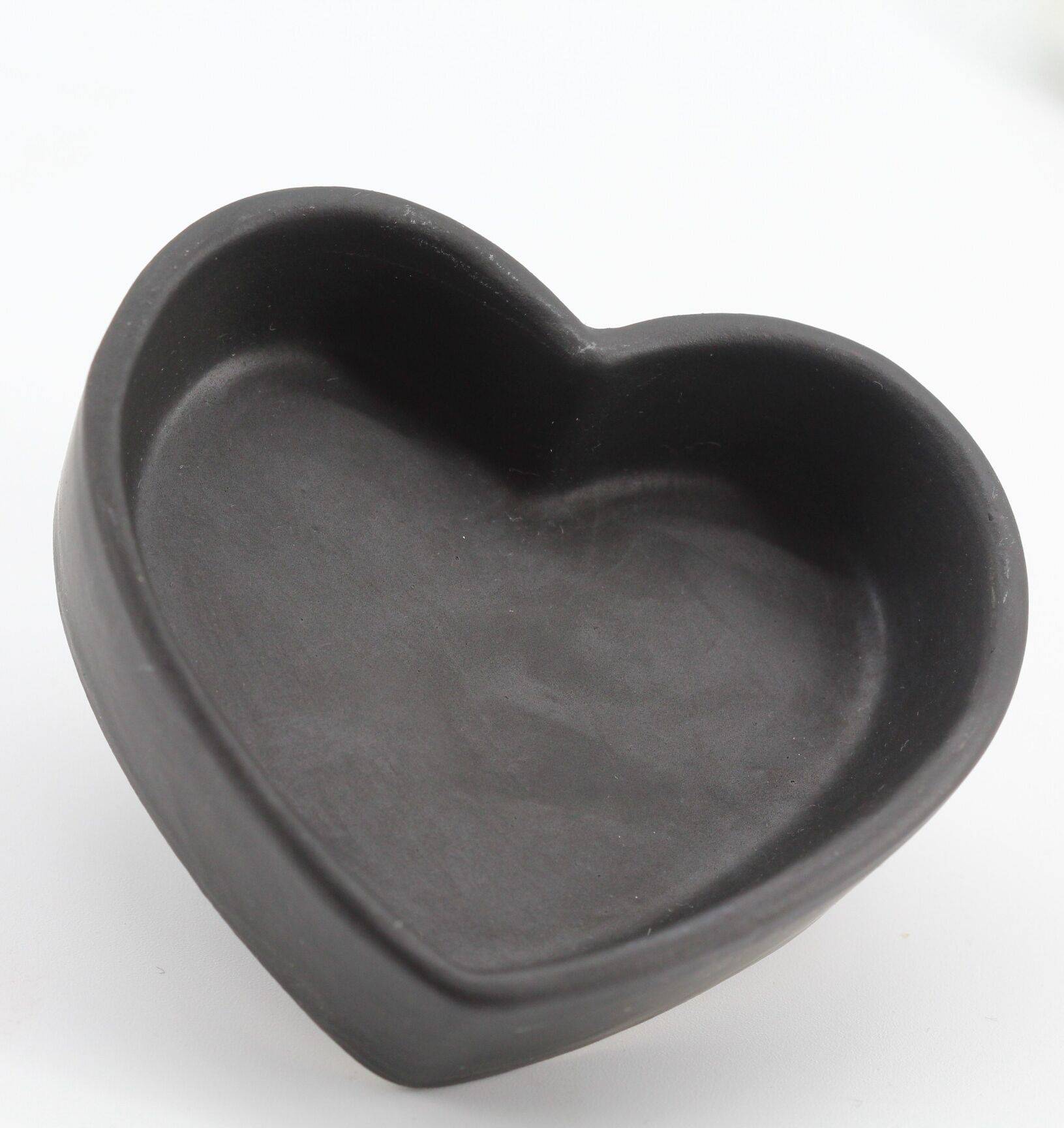 Ceramic iris heart box