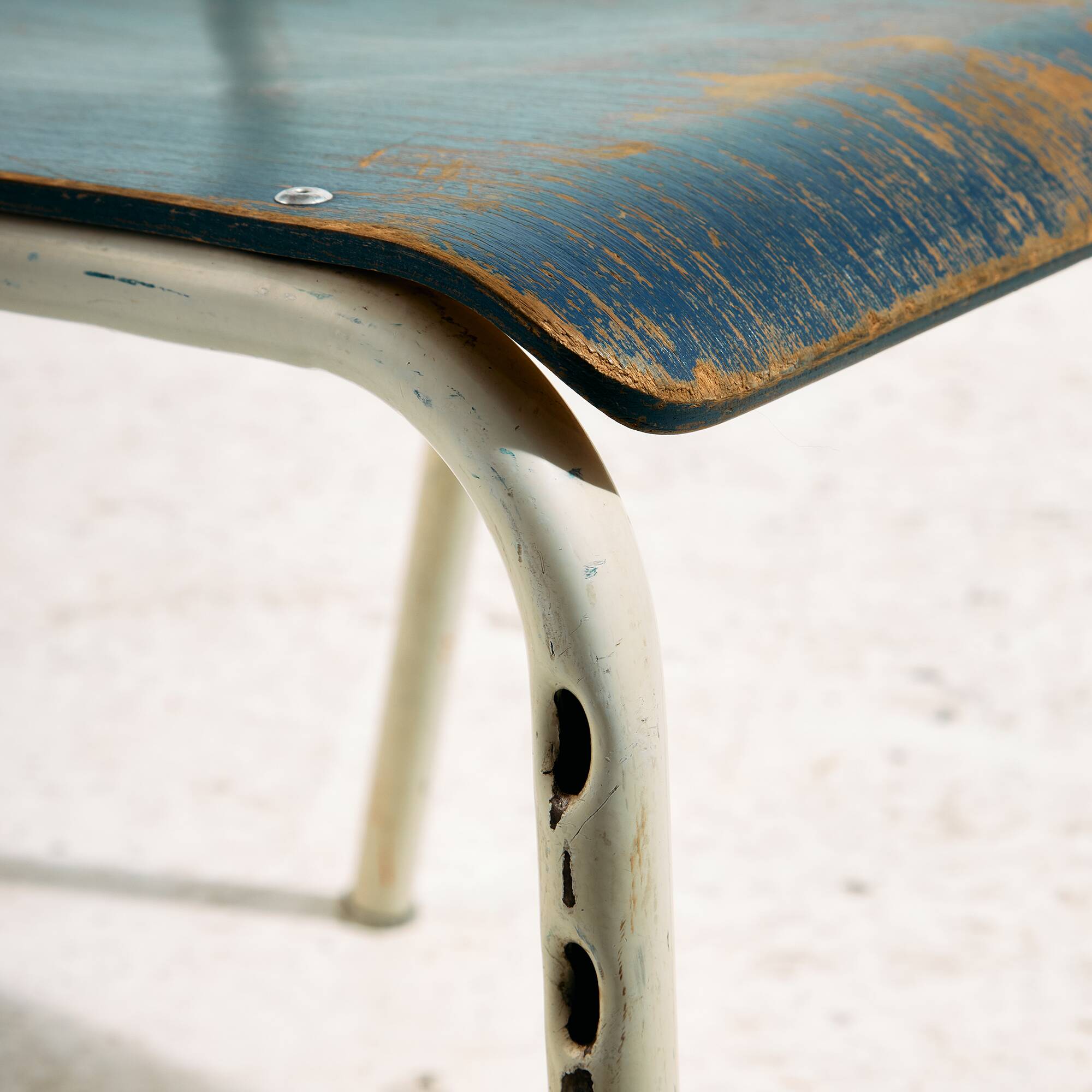 Metal frame chair