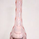 Vase en verre rose effet drapé
