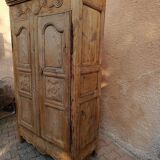 Armoire en sapin art populaire