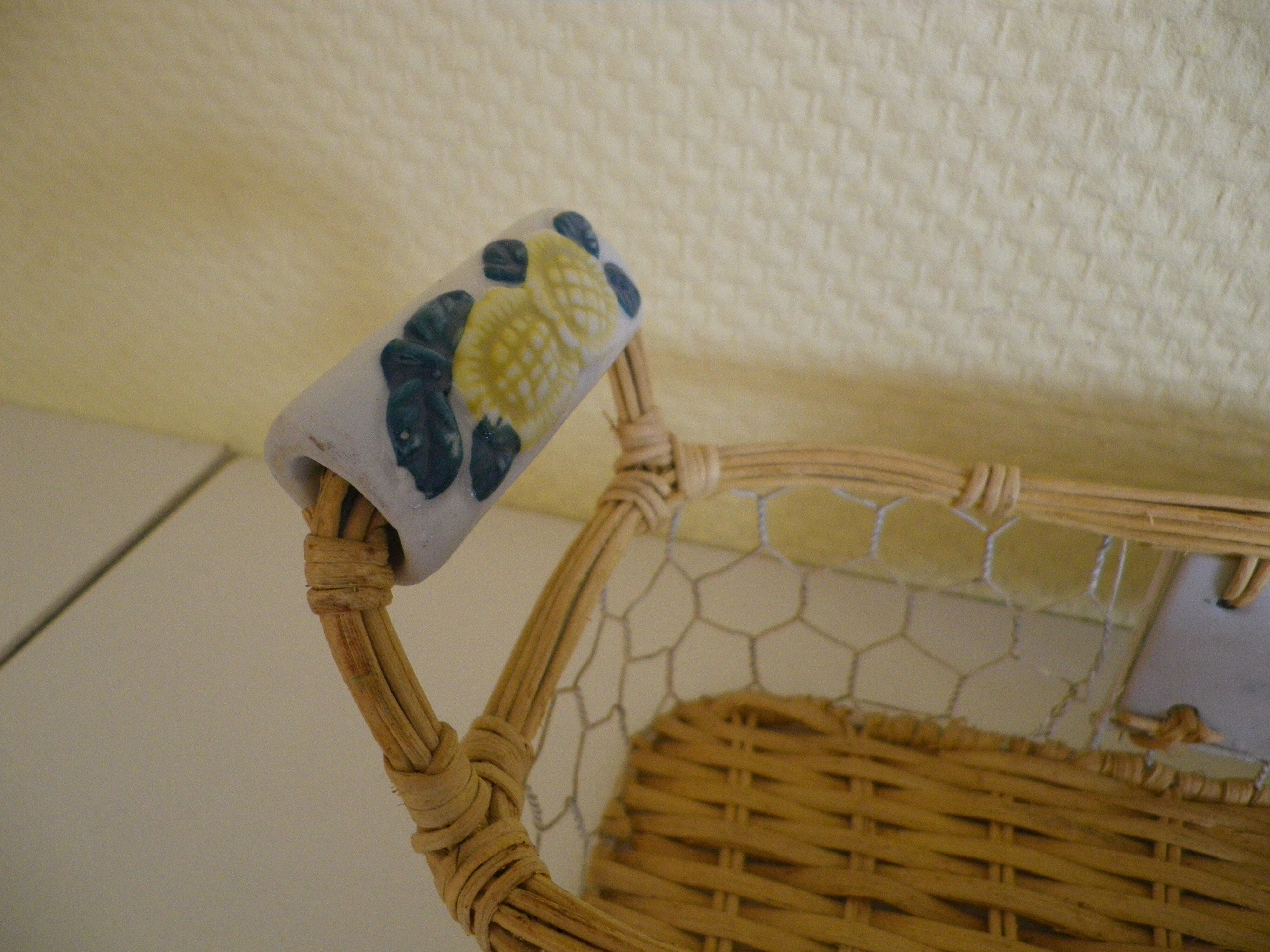 Bread basket, wicker and porcelain fruit - 1970s