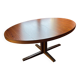 Extendable oval table