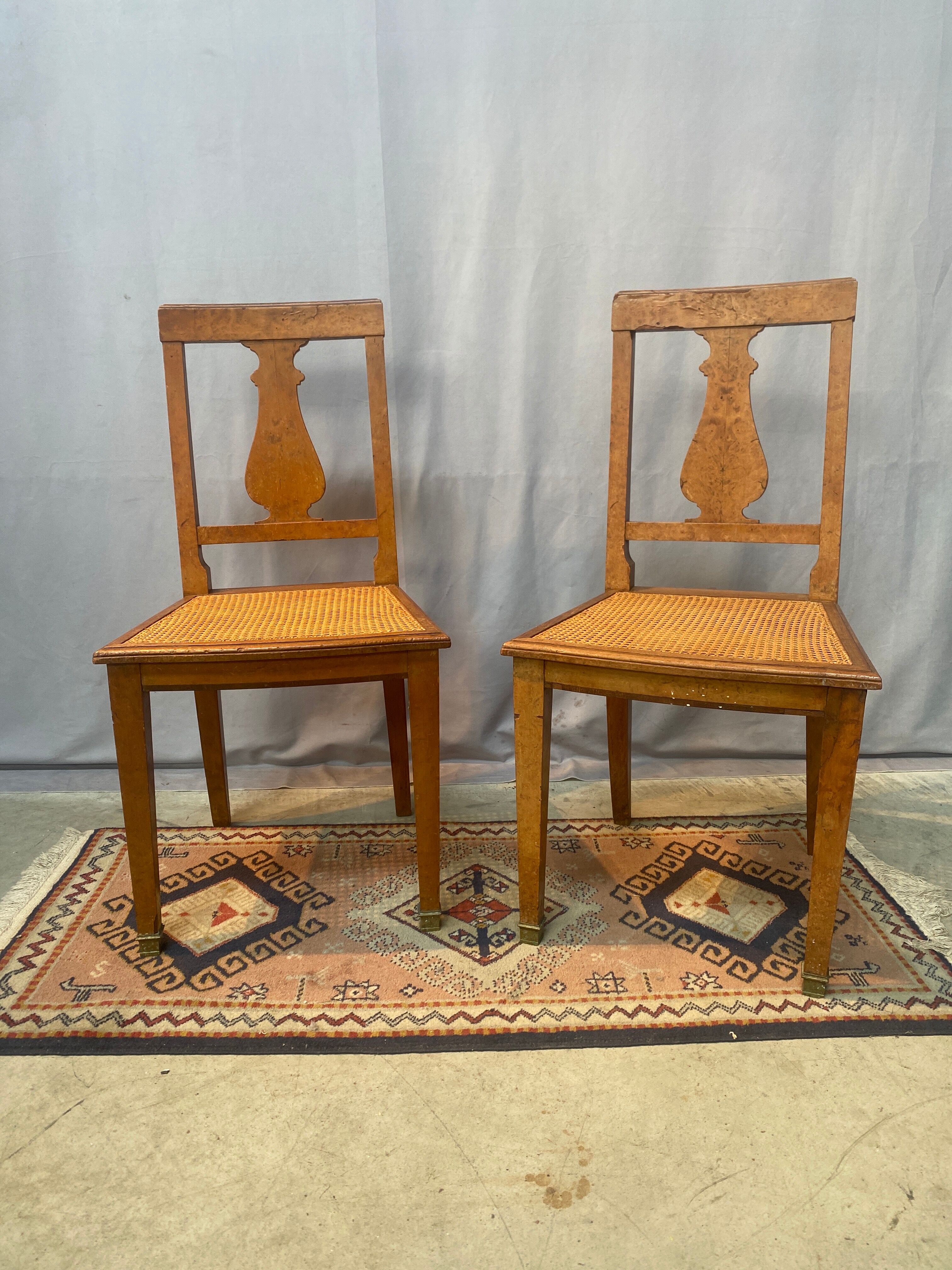 Set of 2 wooden tanned chairs