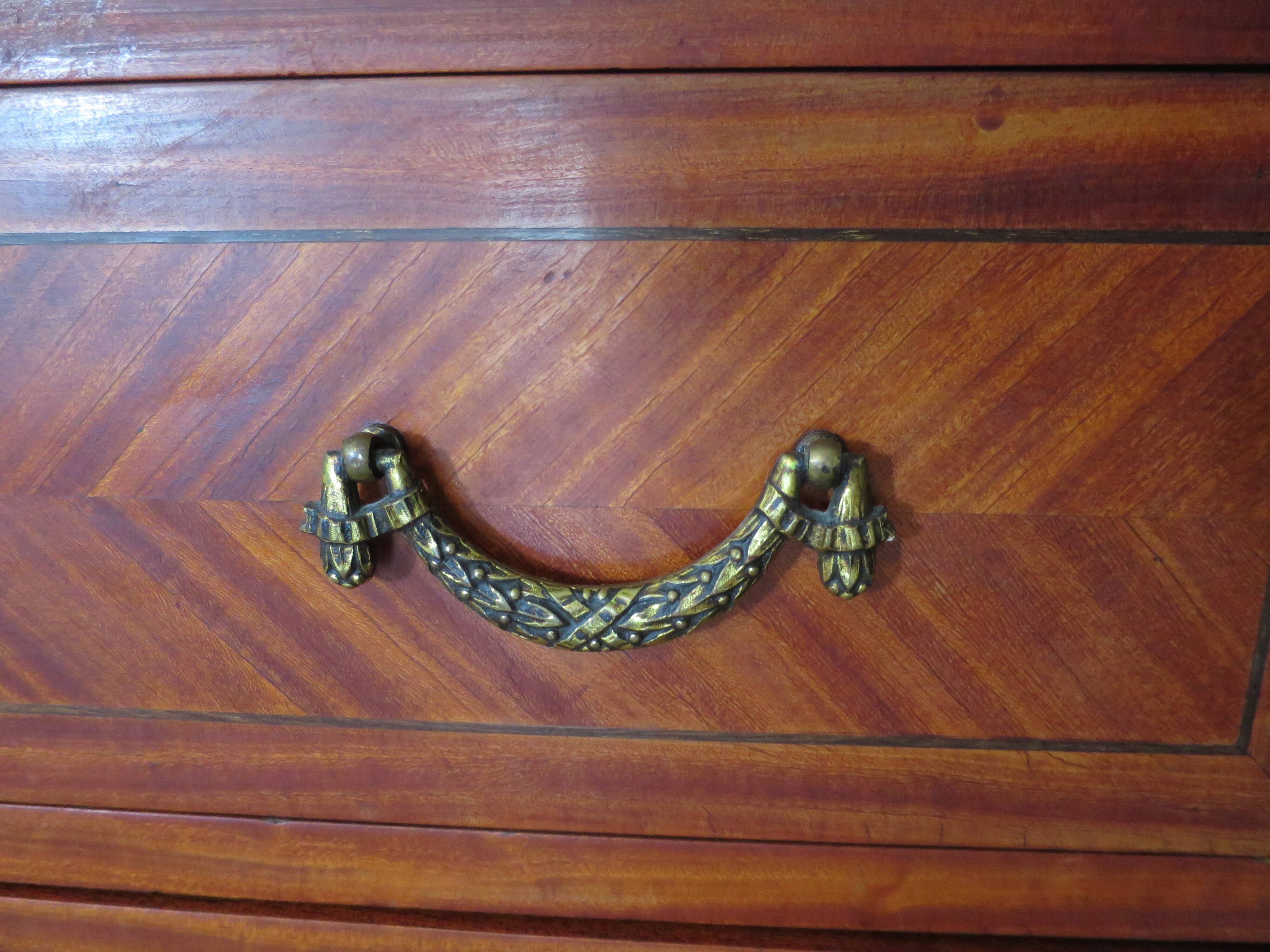 Louis XVI chest of drawers - Bronze - Butterfly wood veneer marquetry - 1930