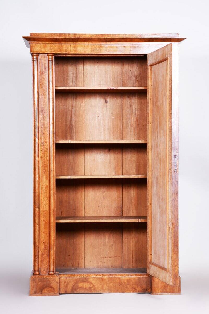 Biedermeier Cabinet in Walnut Veneer, Austria, 1840s