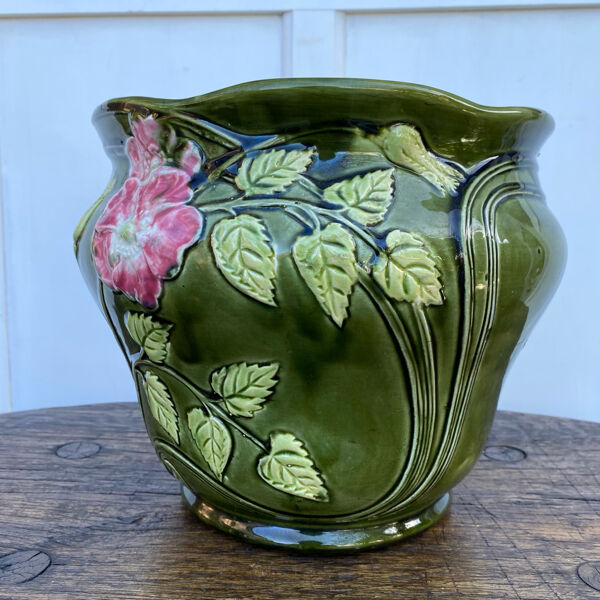 Cache pot art nouveau en barbotine