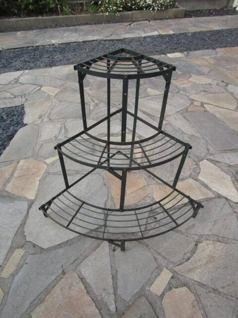 Etagère porte plantes d'angle ancienne en métal