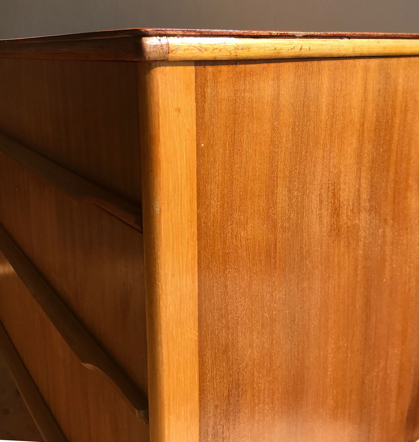 Compass feet chest of drawers from the 1960s