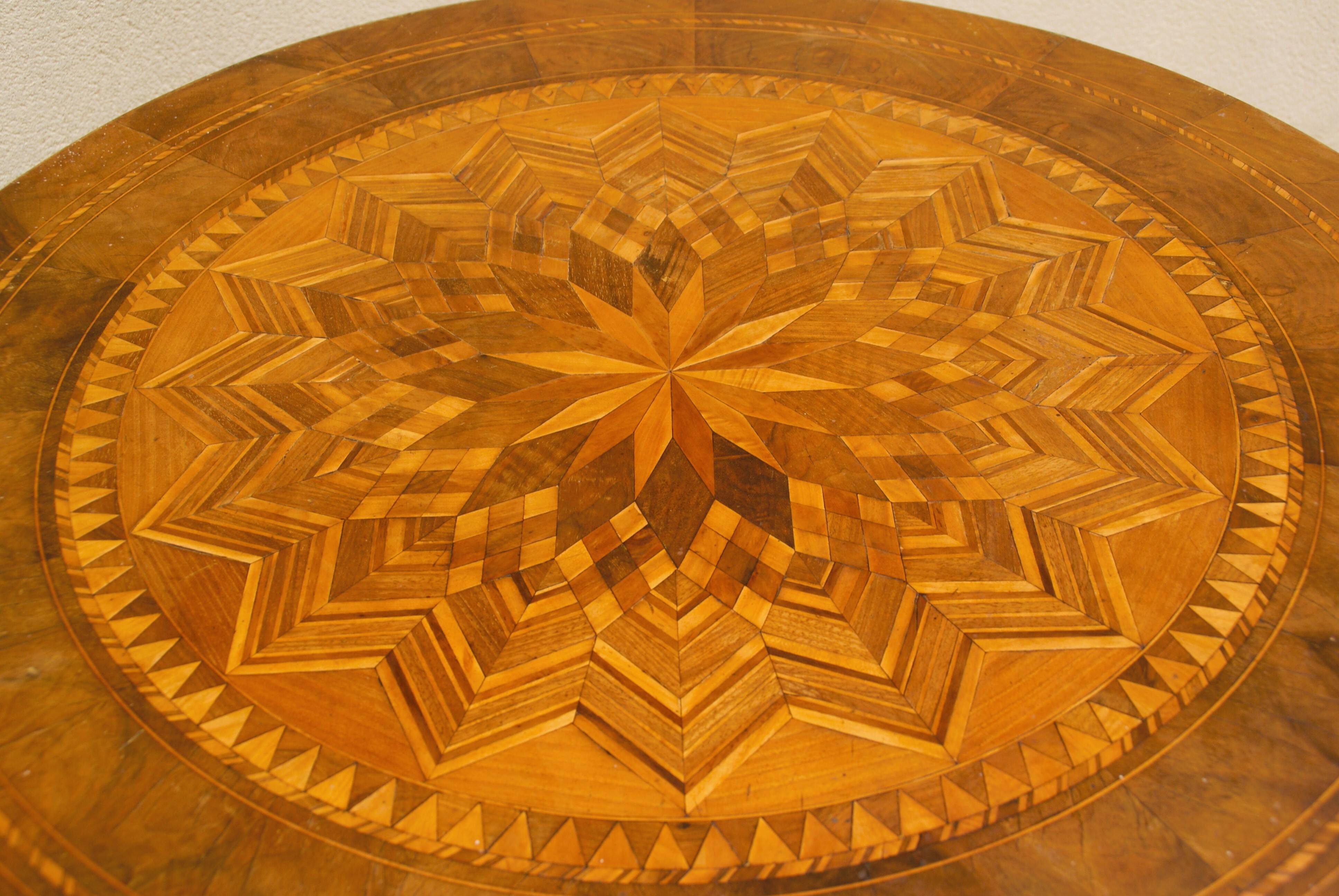 Guéridon tripode en Marqueterie XIXe