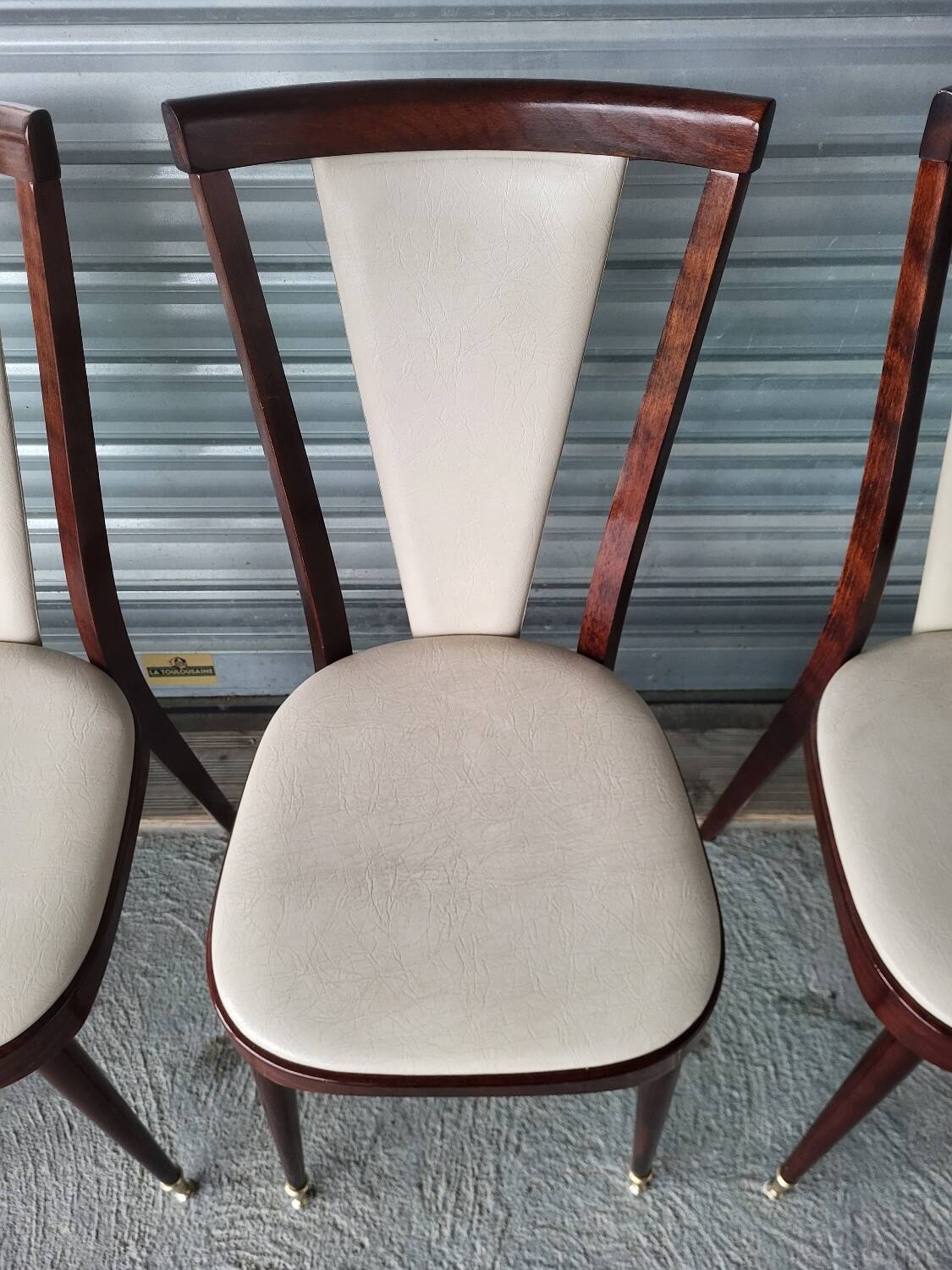 Set of 6 Baumann N°84 vintage chairs in very good condition.