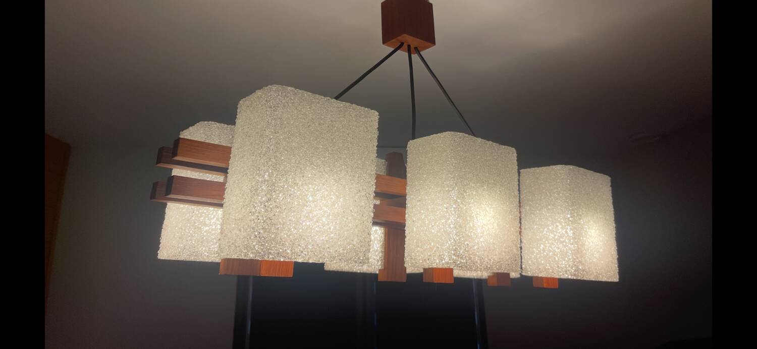 Scandinavian chandelier with 6 lights in teak and a perspex shade.