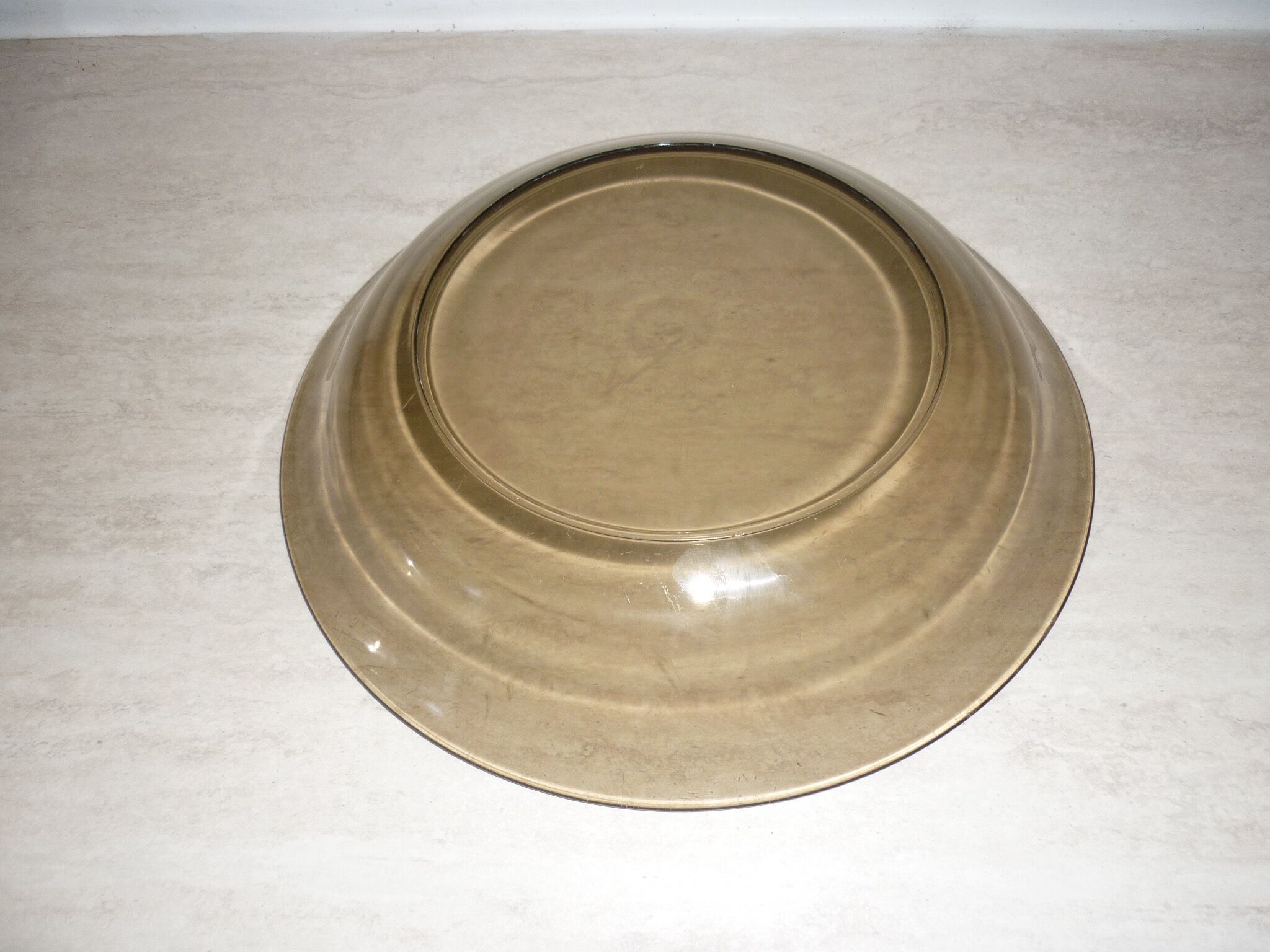 Large smoked glass dish 27.5 cm