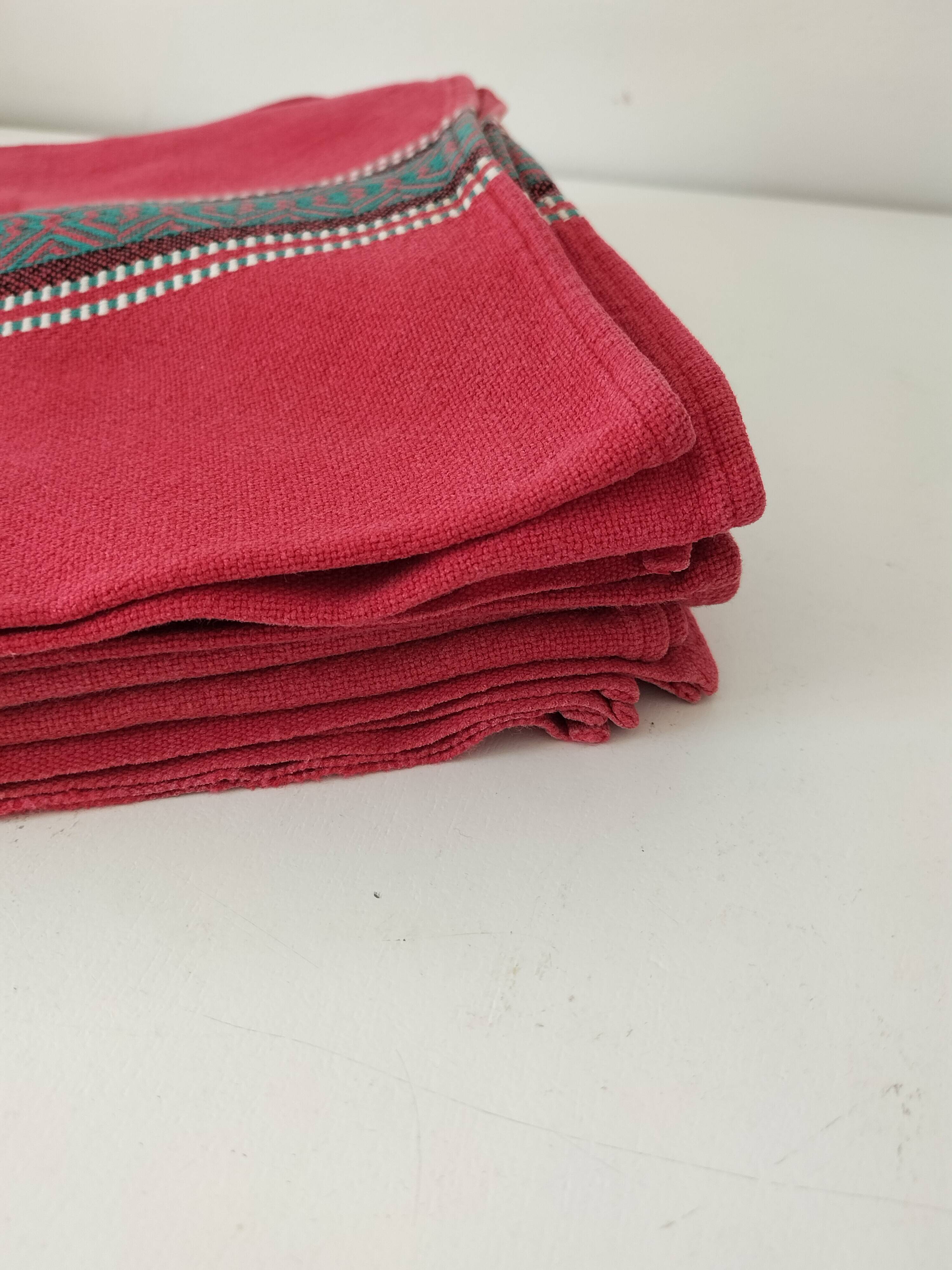 Vintage Basque set: square tablecloth & 7 napkins, 1960s