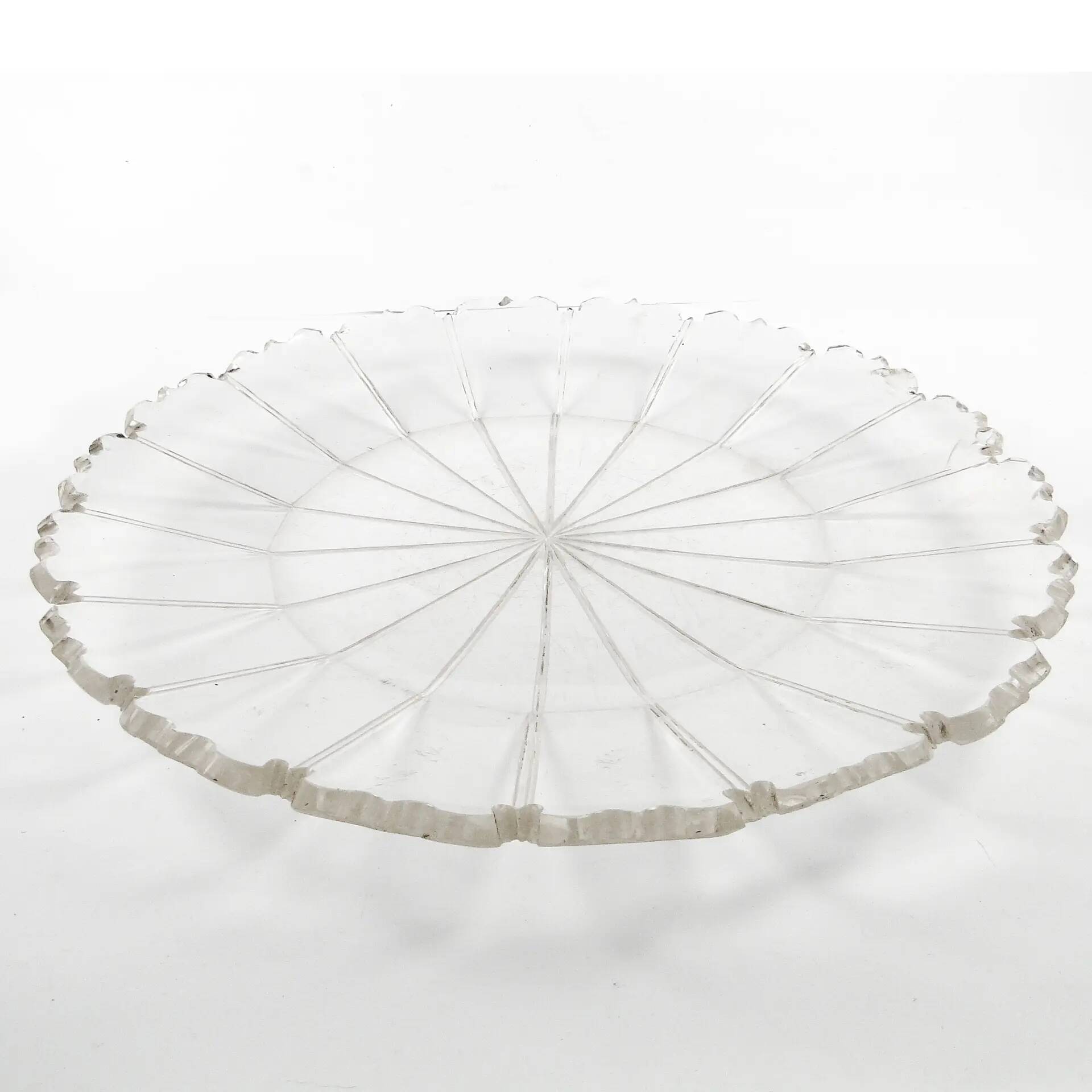 Porte-gâteau Biedermeier, cristal transparent, République tchèque, 19e siècle