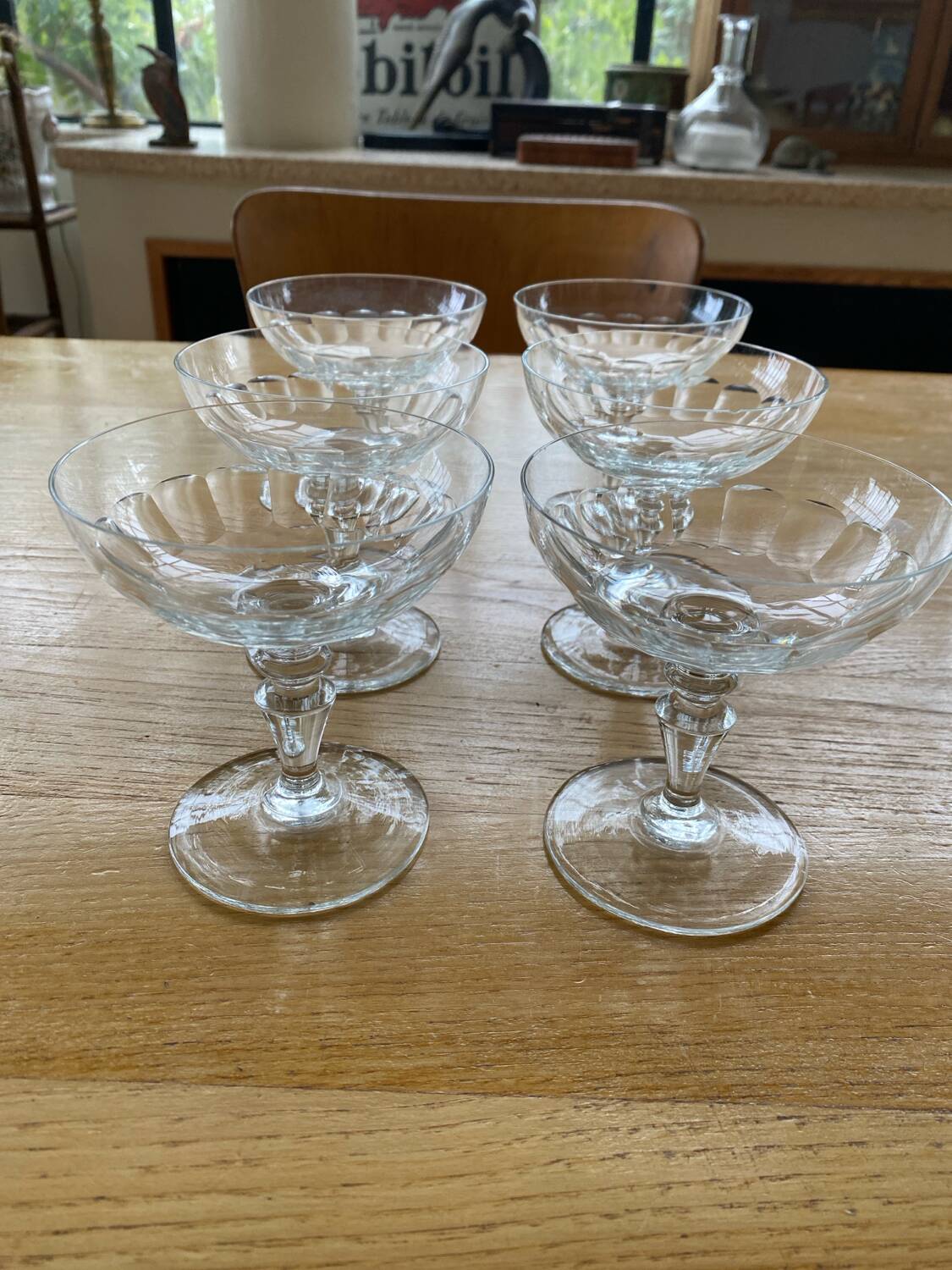 Set of 6 chiseled glass champagne coupes