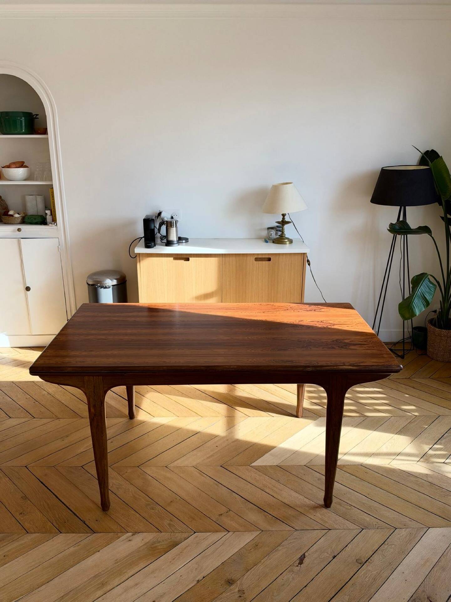 Danish vintage dining table – Scandinavian design – Extendable 240 cm