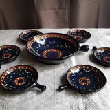 Vintage poelon and 6 cups