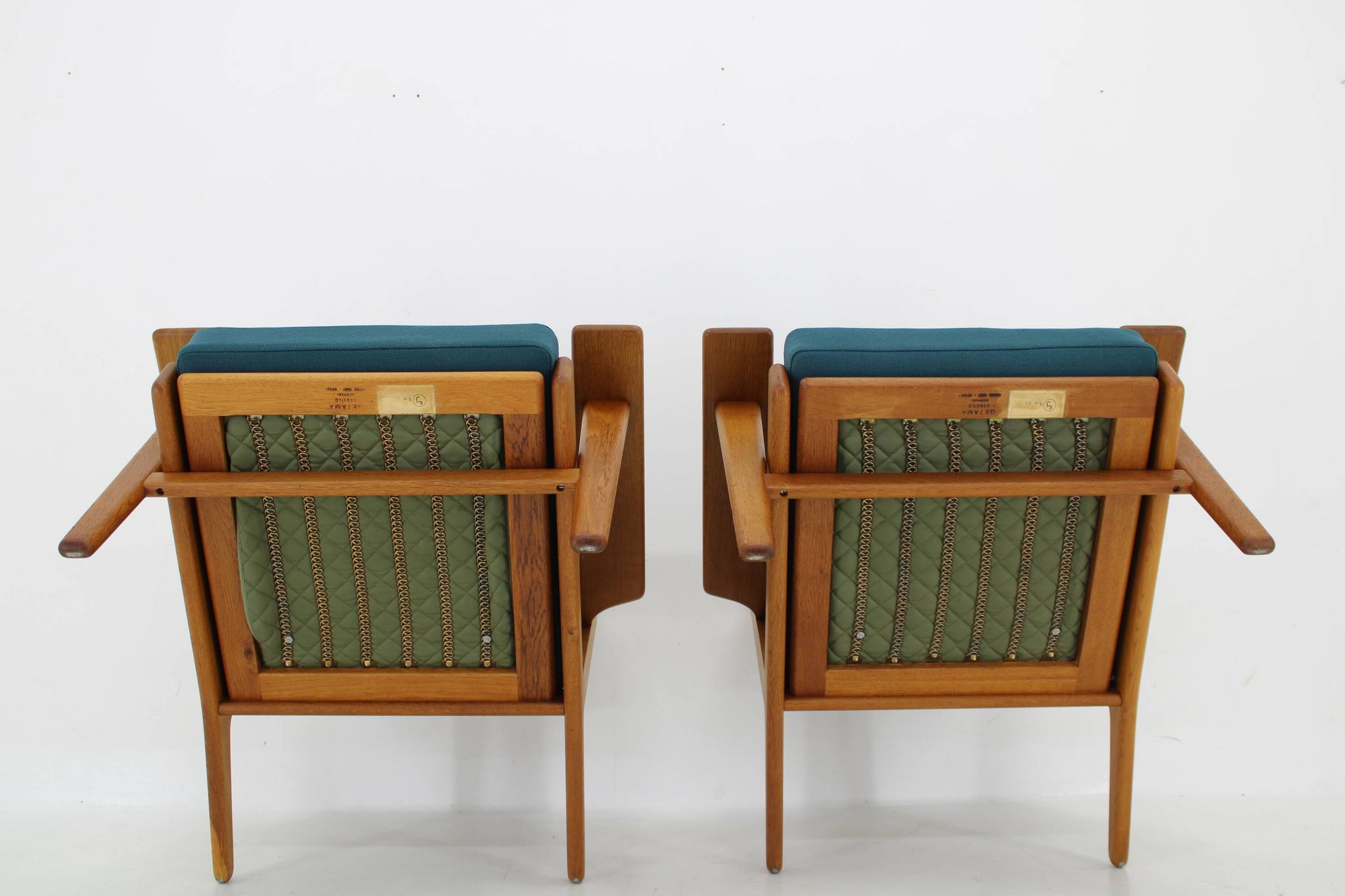 1960s Hans J. Wegner Pair of GE 290 Armchairs in Oak for Getama, Denmark