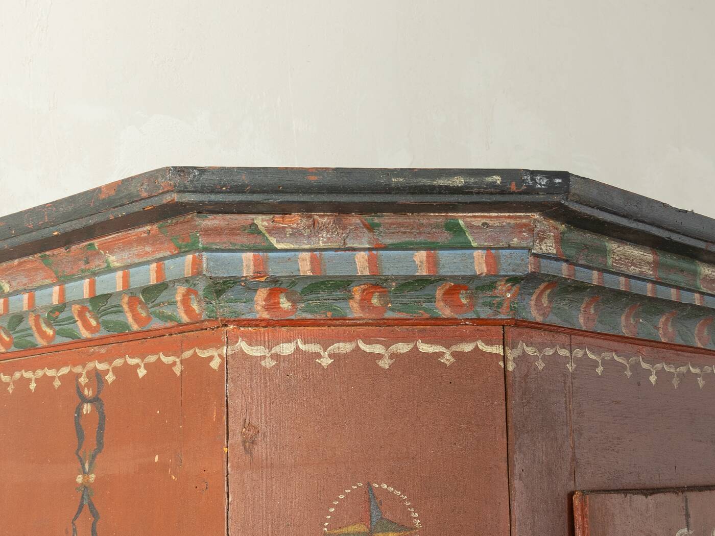 Armoire de ferme antique du XVIIIe siècle