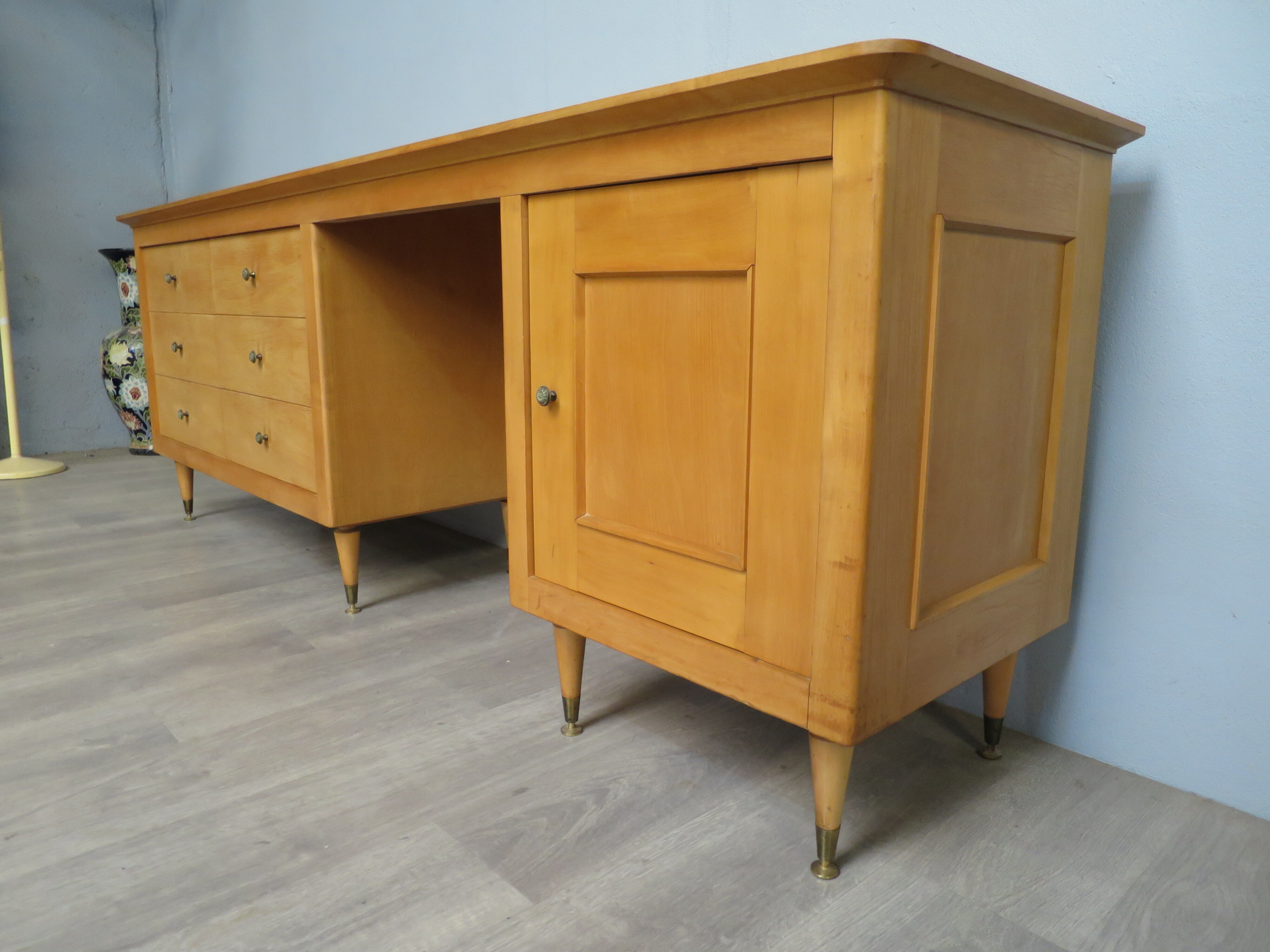 Office dresser year 70s