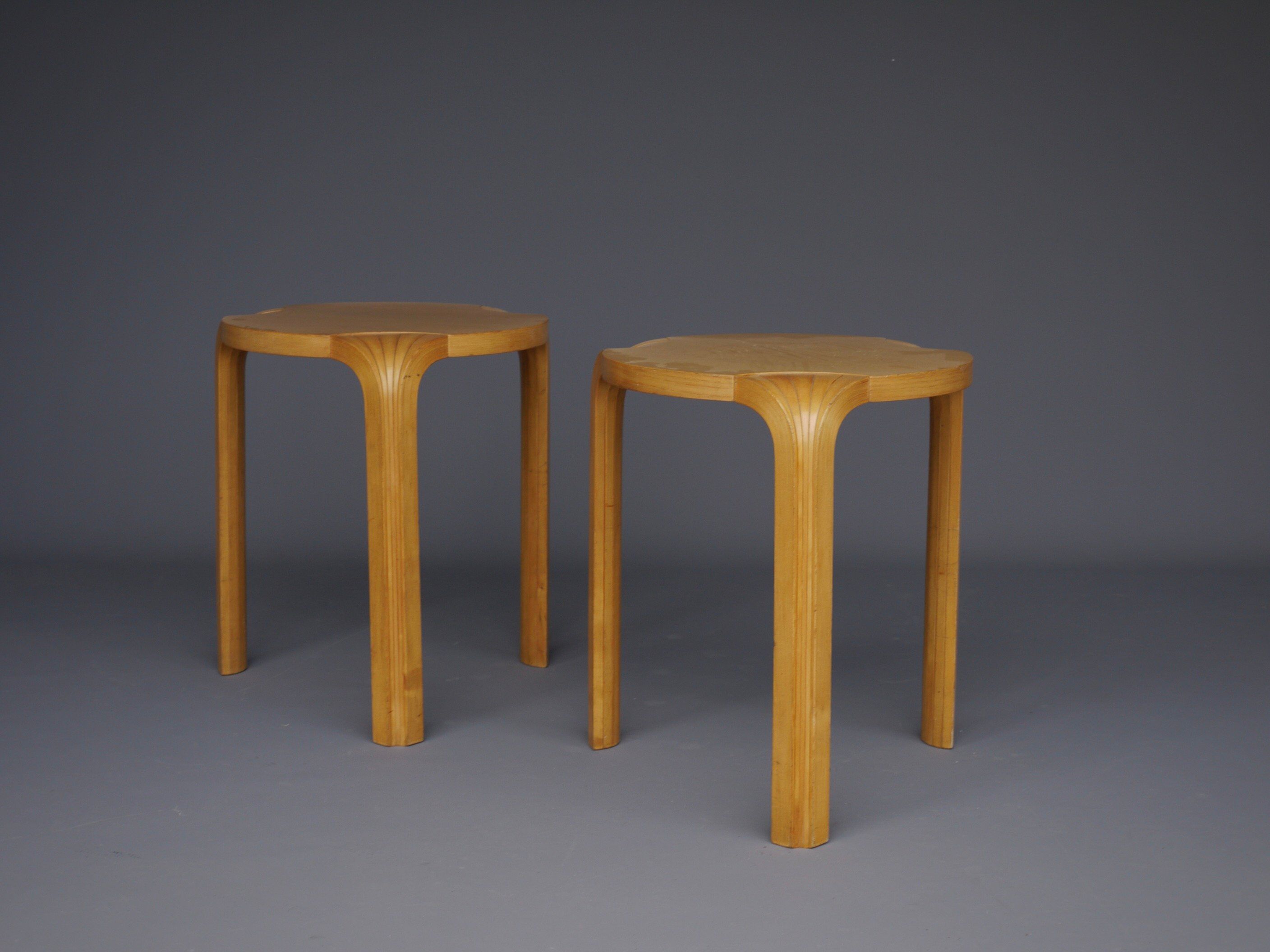 2 tabourets modèle X600 par Alvar Aalto pour Artek, 1960s