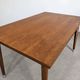 Table à manger de style mid-century moderne