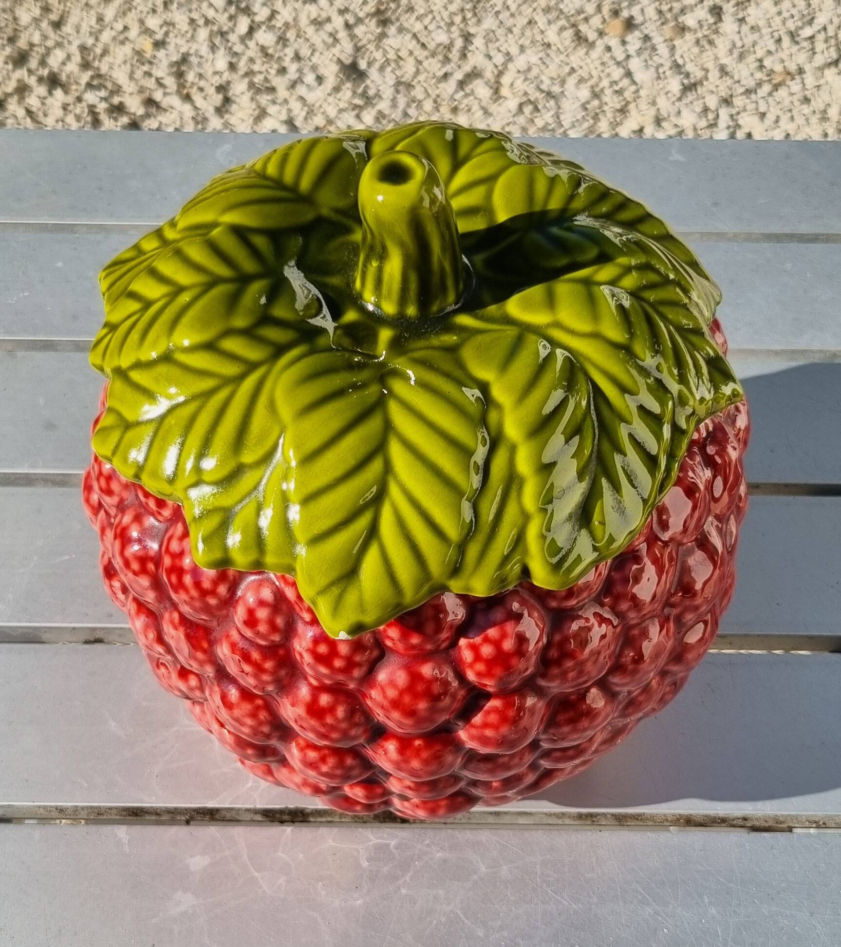 Raspberry slip pot