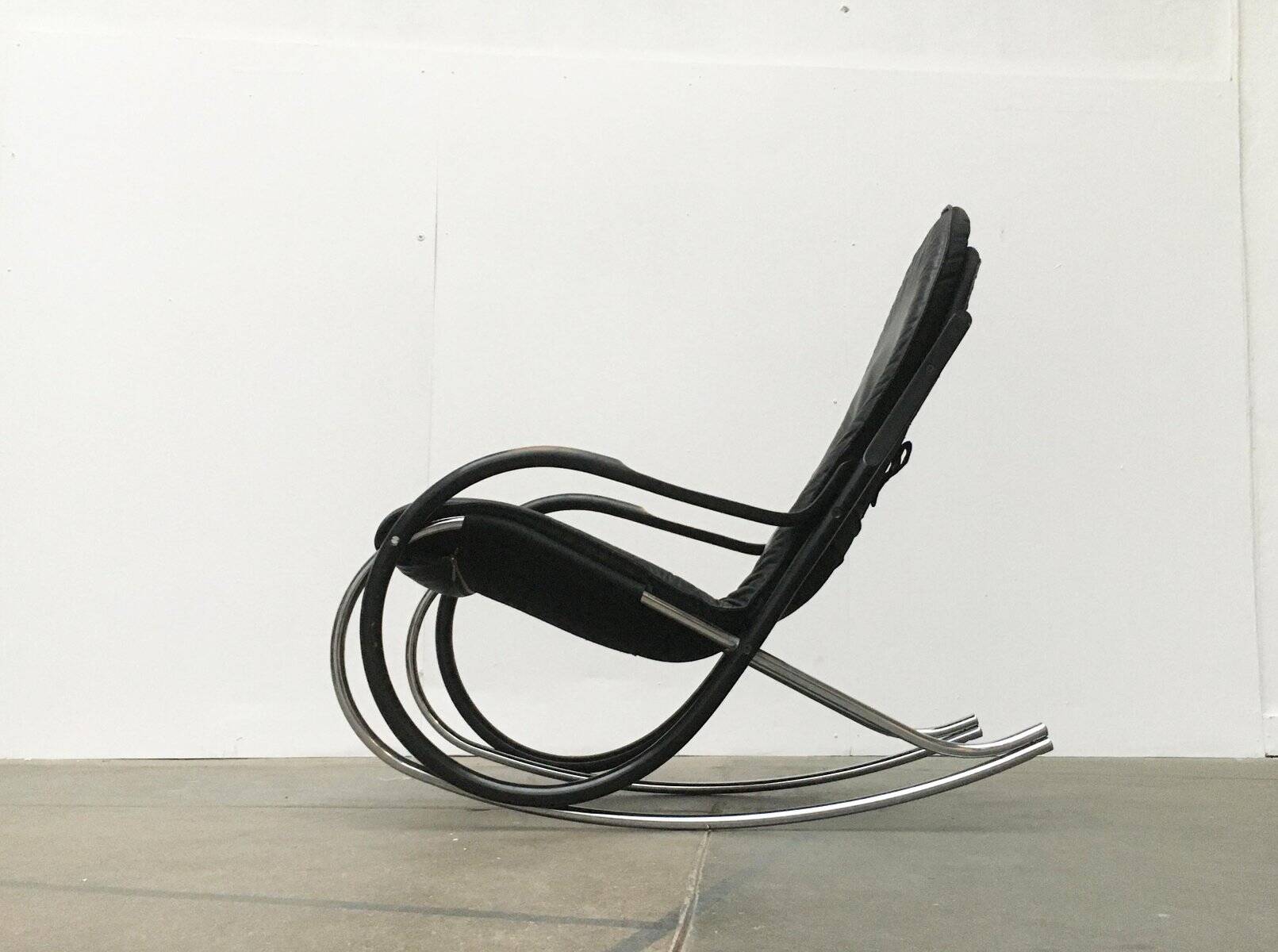 Chaise à bascule Vintage Swiss Nonna par Paul Tuttle pour Strässle