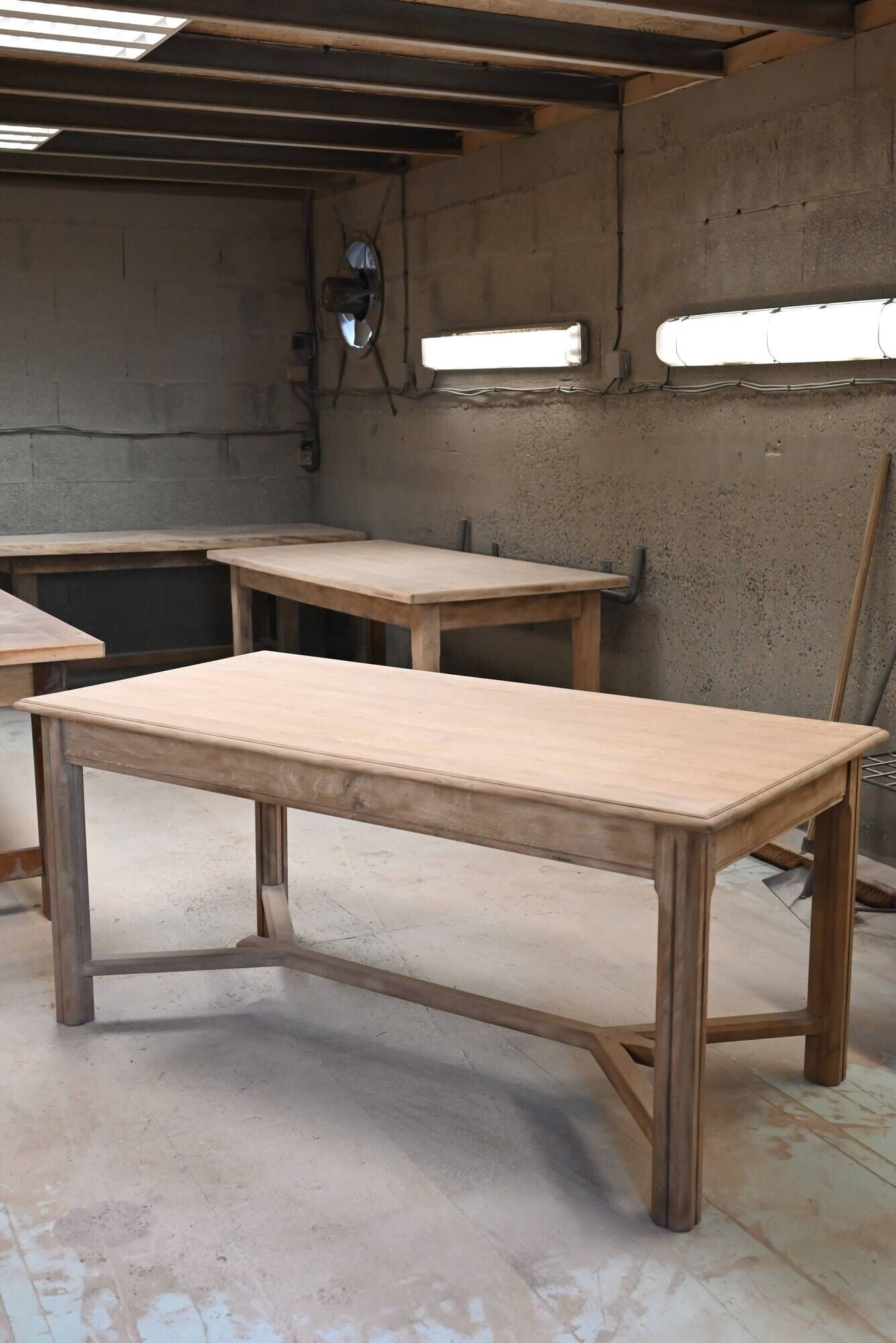 Farm table