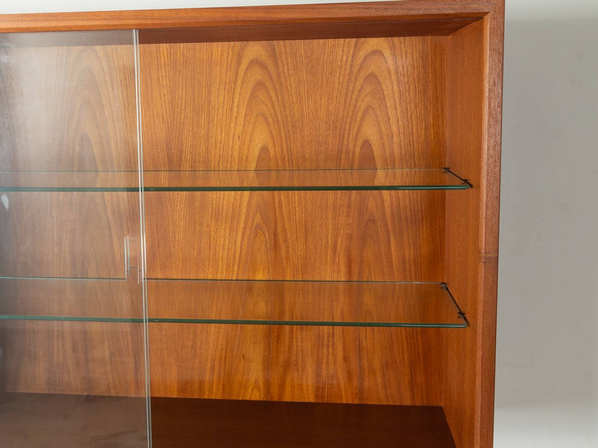 Classic shelving system from the 1960s in teak veneer by Poul Cadovius for Cado