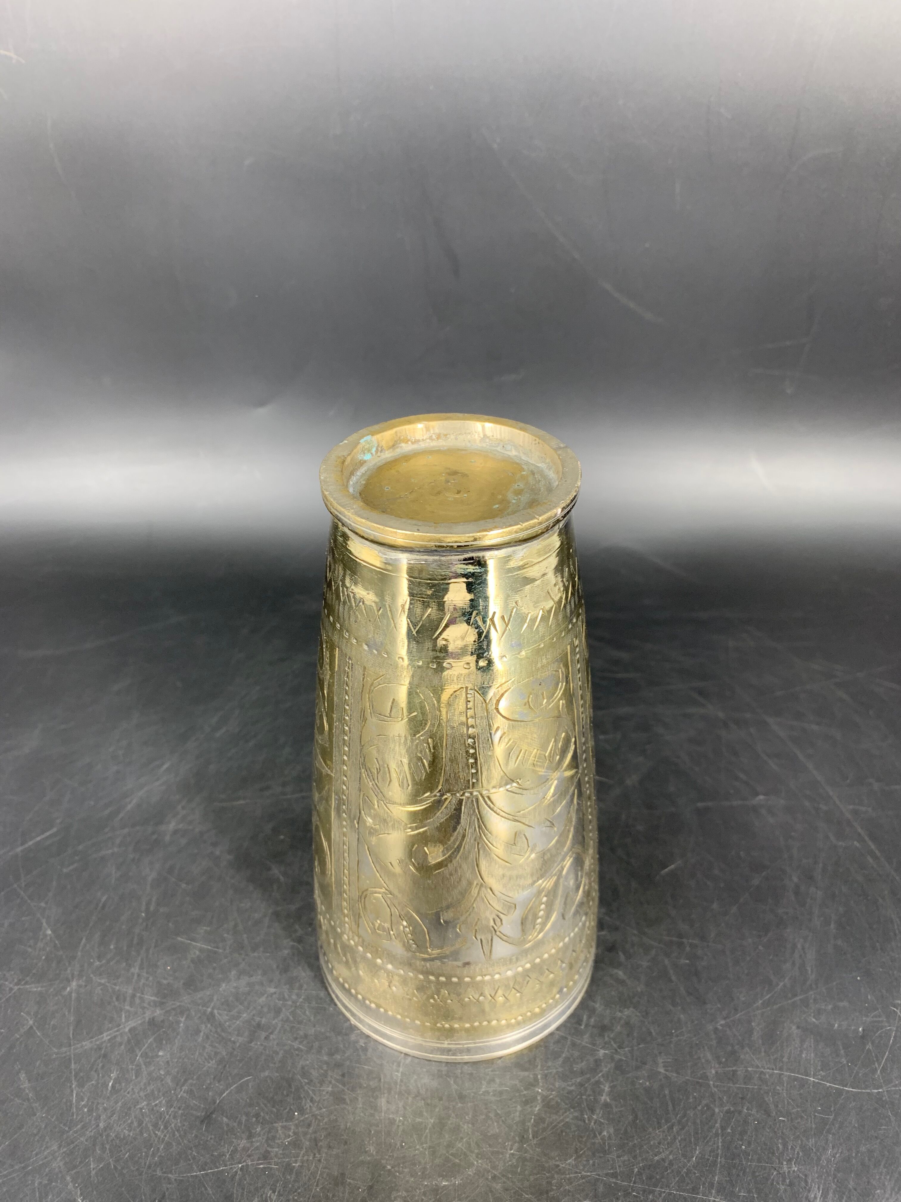 Glass in former Lassi no.5, India / Pakistan