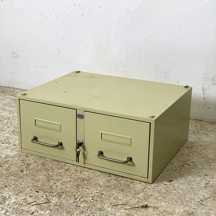 Set of 5 medical lockers