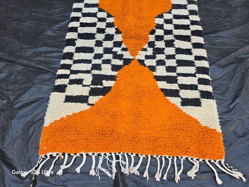 Handmade wool Beni Ouraine rug, size 100 x 200 cm