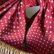 Panier gondole en osier 1960 doublé de coton a pois rouges