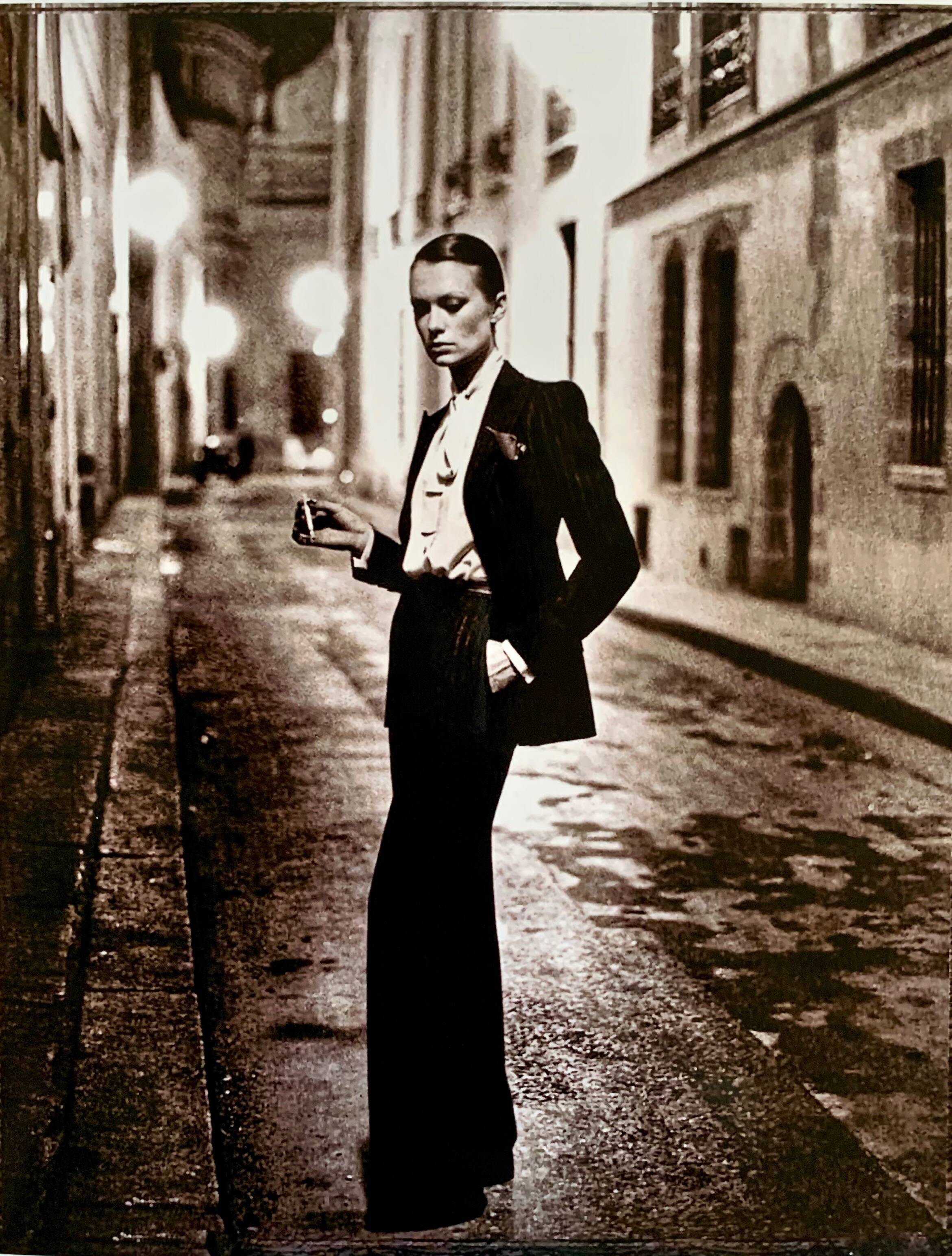 “Elegance, mystery and audacity: the timeless icon of fashion.”