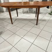 Large extendable Scandinavian table in vintage teak from the 1970s.