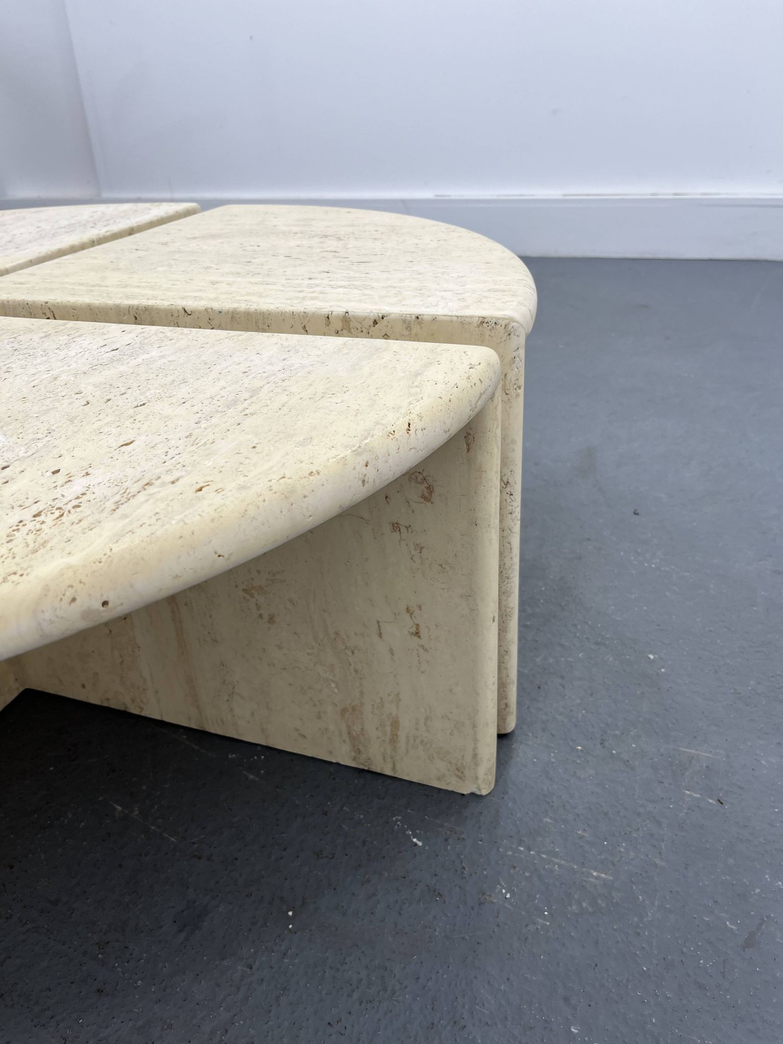 Tables Basses ou d'Appoint en Travertin, Italie, 1970s, Set de 4