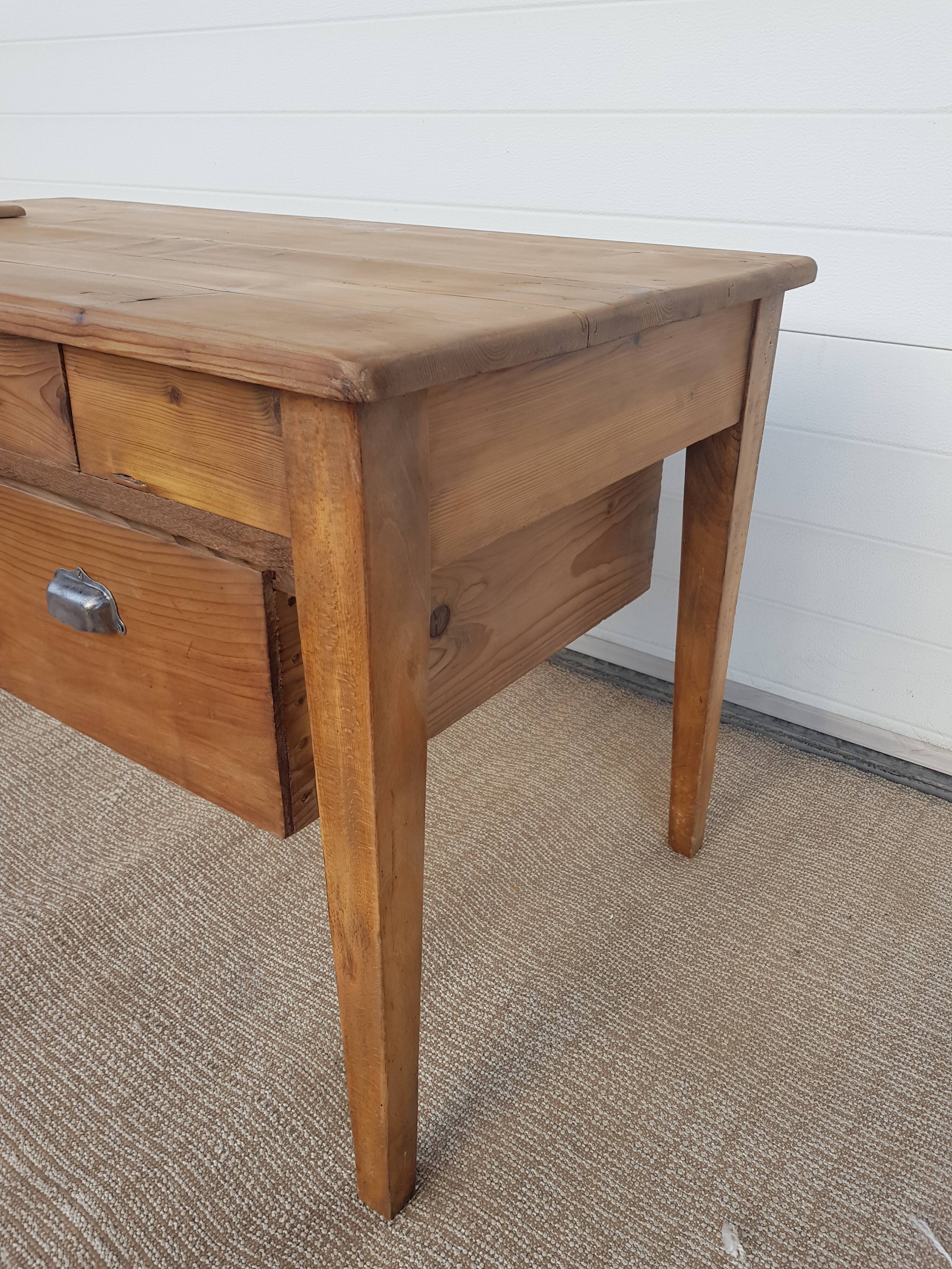 Established coordonnier early 20th s