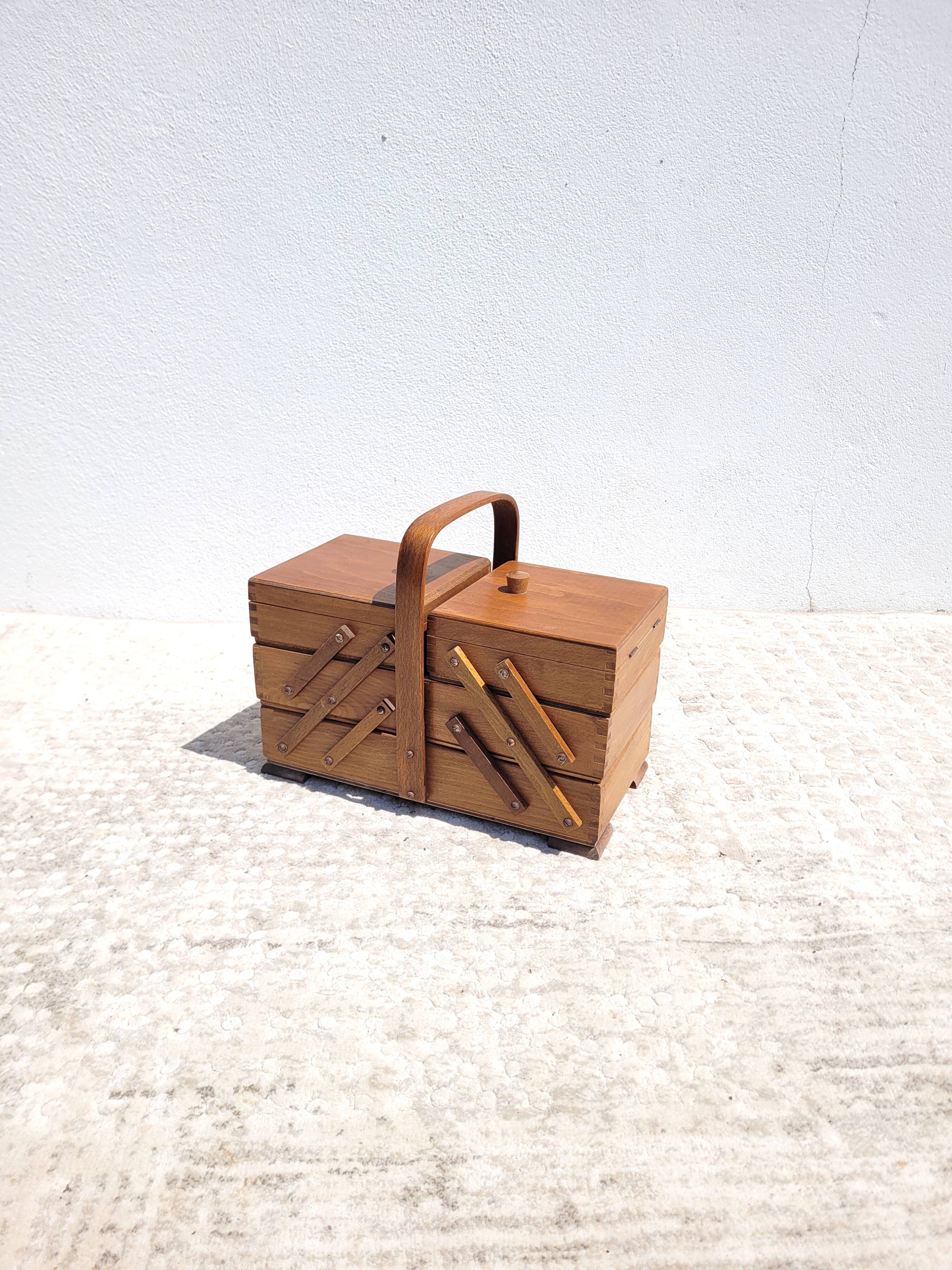 Worker to stand or sewing box 1960