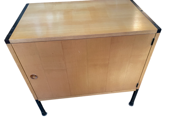 Meuble d'appoint en frêne et métal laqué