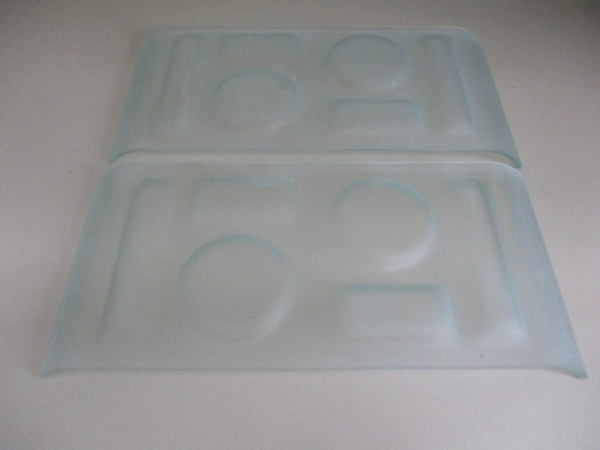 Glass presentation dishes