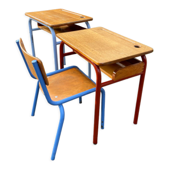 Lot children's school tables and chair