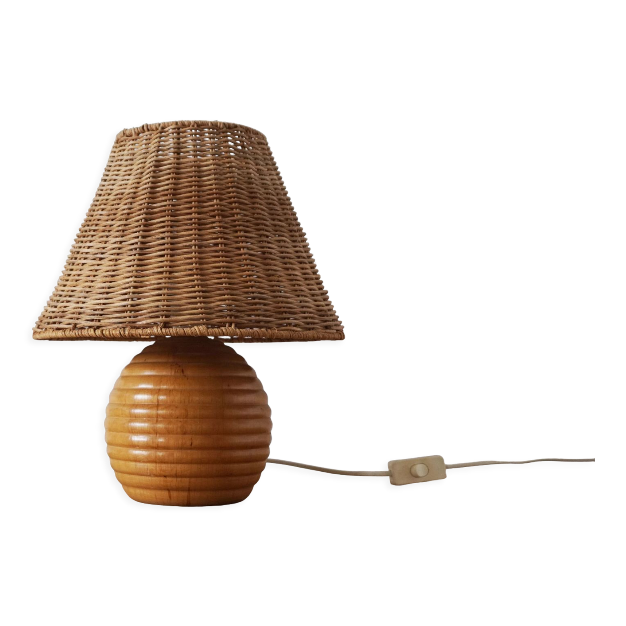 Elm and wicker ball lamp