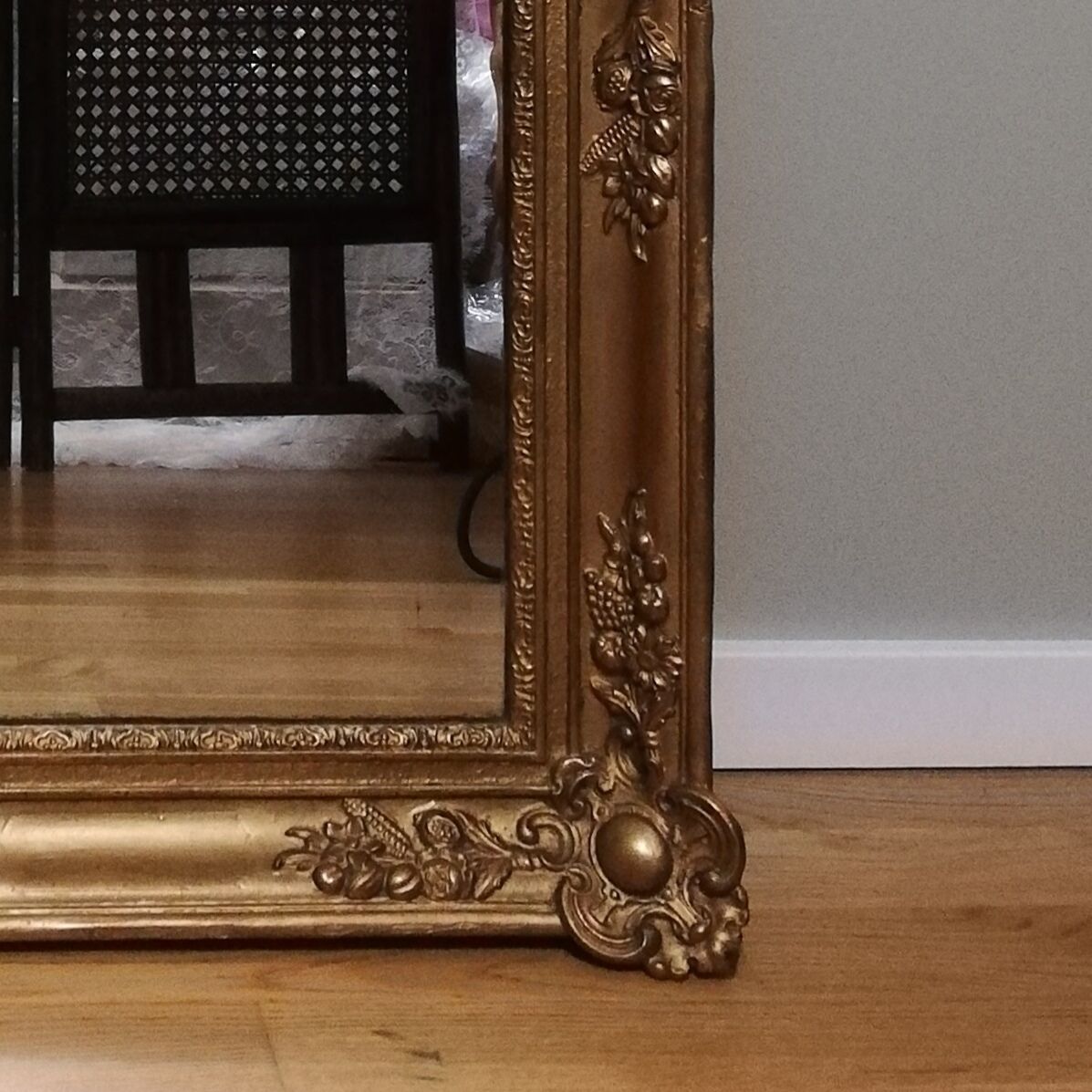 Wooden mirror and gilded stucco style Restoration height 94cm