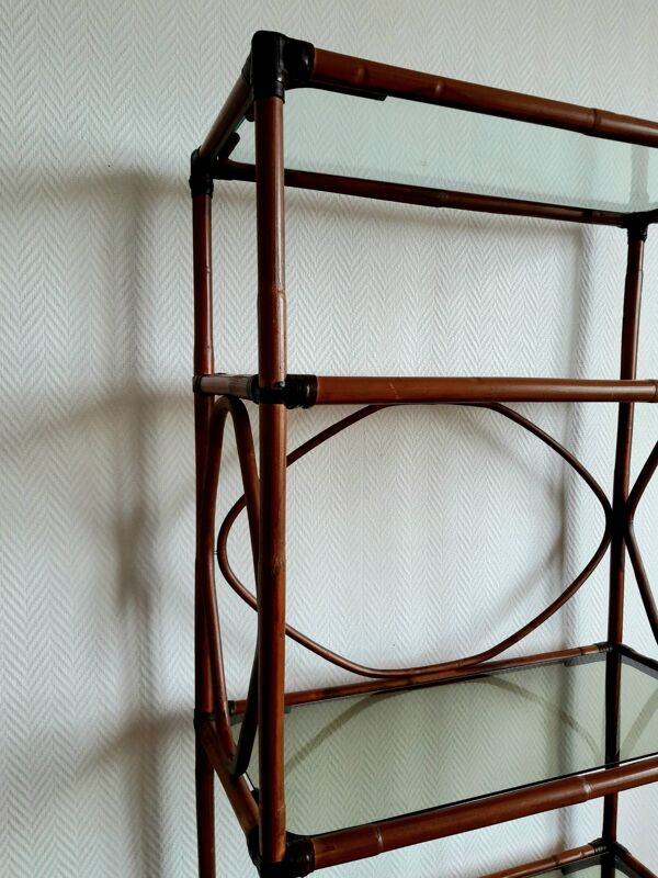 Grande étagère en rotin et verre fumé 1960