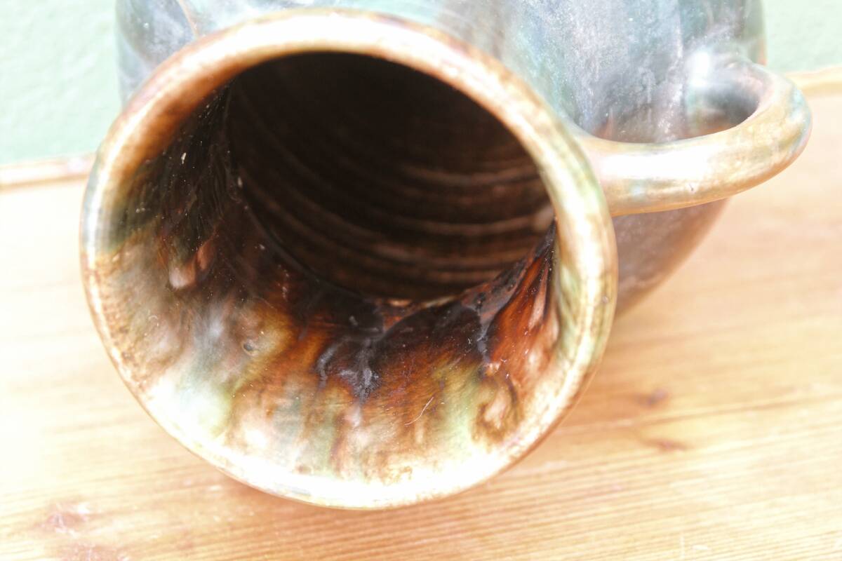 Beauvais sandstone vase