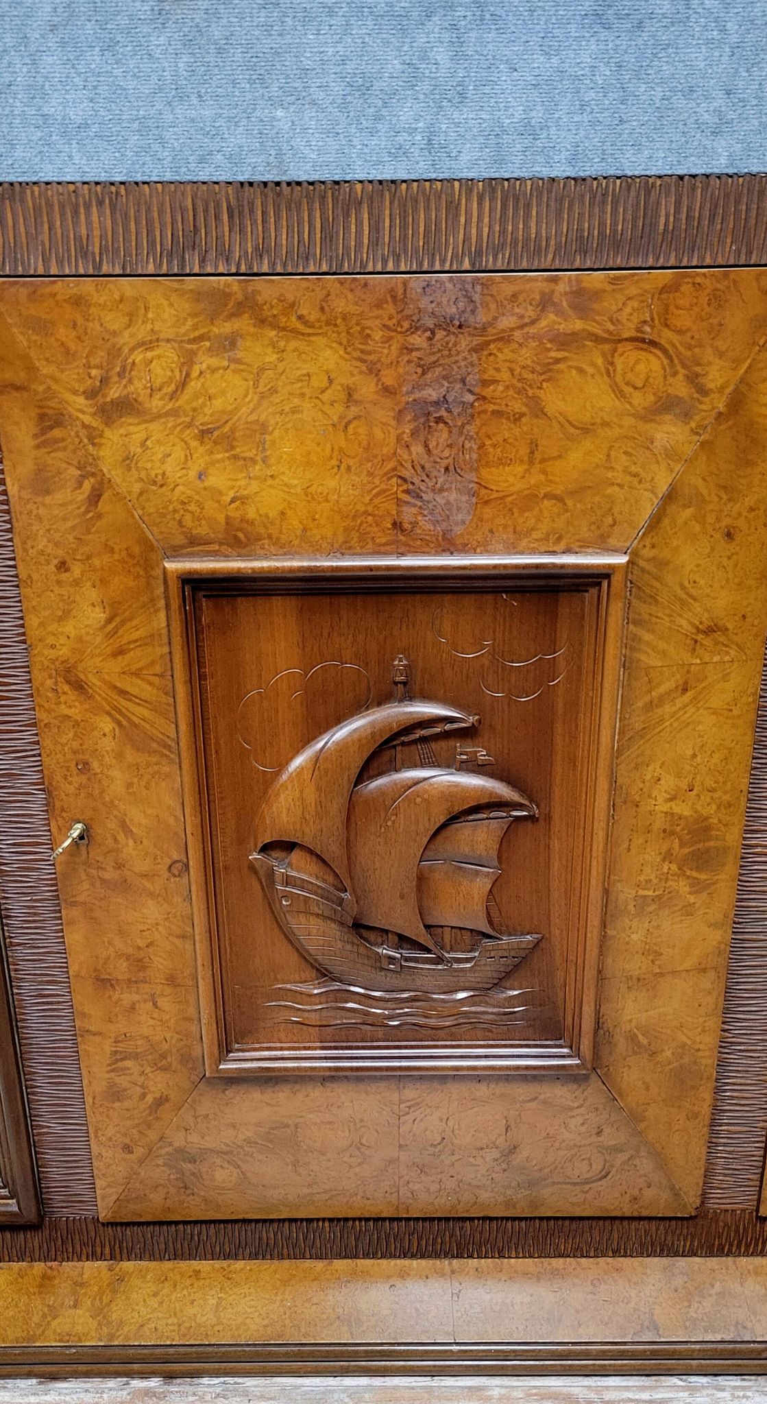 Pier Luigi Colli: Art Deco period sideboard in burl and carved wood